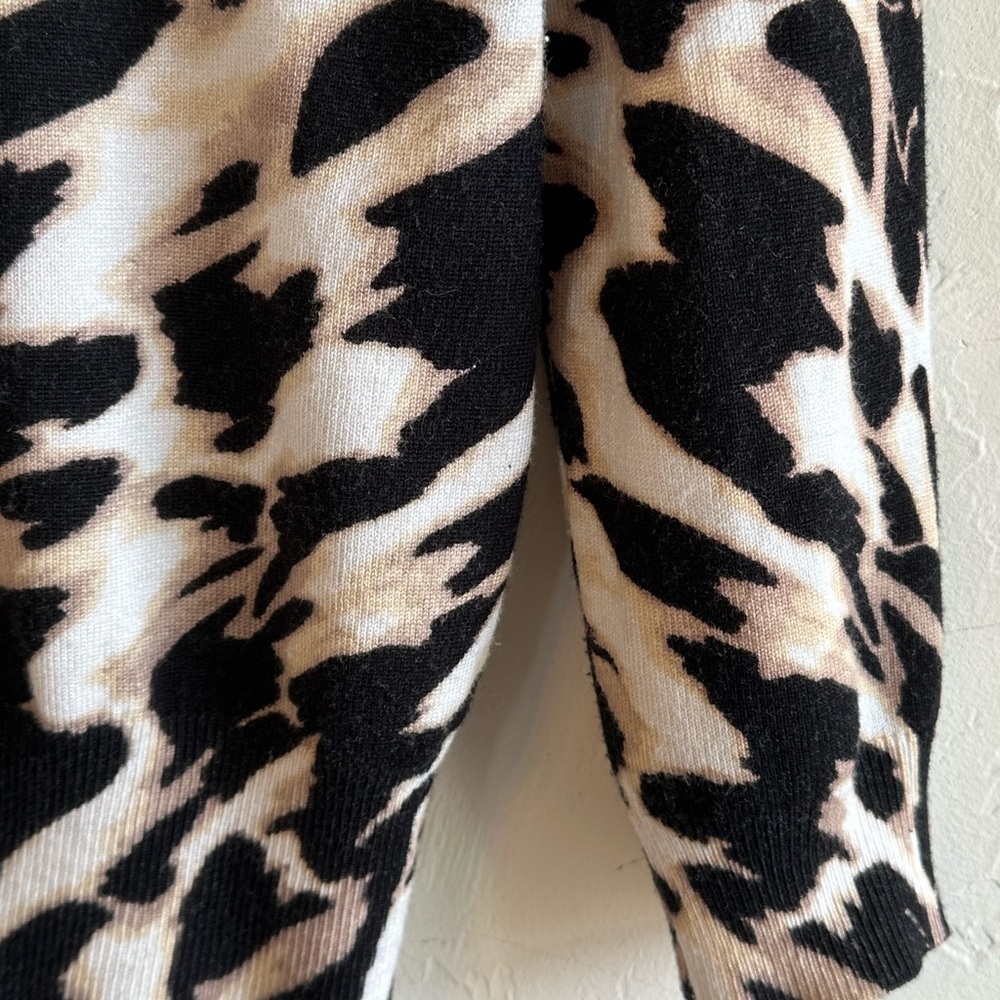 Grace Animal Print Cardigan with Black Jewel Buttons & 3/4 Length Sleeves Sz S - Picture 4 of 8